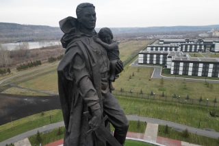 Торжественное открытие мемориала воину-освободителю в КуZбассе
